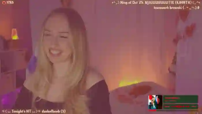 2025/10/30/mfc-oliviaxfaye-03-07-57