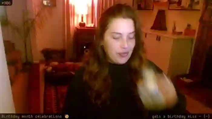 2025/10/30/mfc-honeytits_-06-38-16