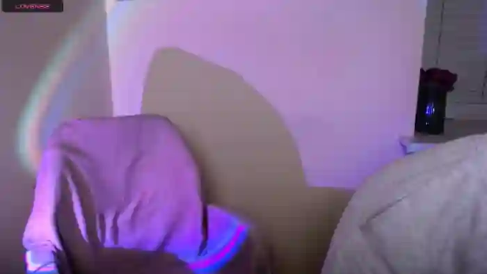 2025/11/01/mfc-oliviasexy_-06-13-32