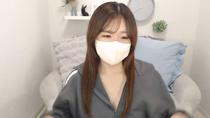 YUIssQ