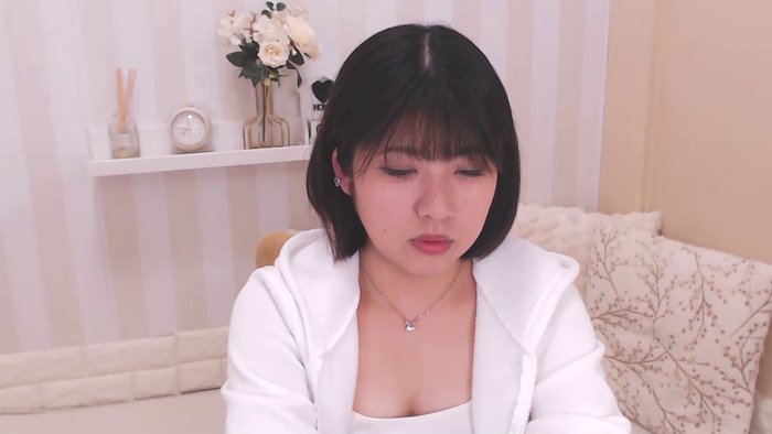 YUINAooX