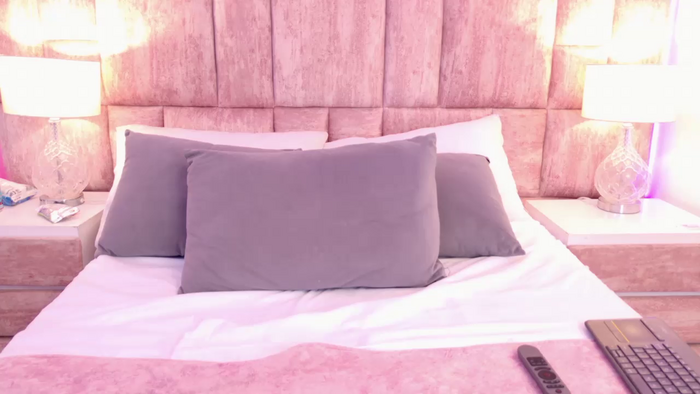 ArianaCollis