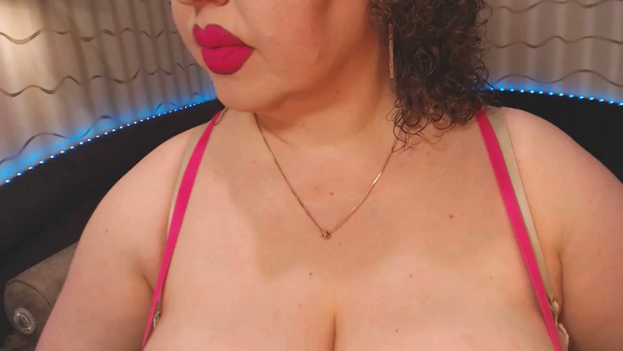 CurvyKatty40DD