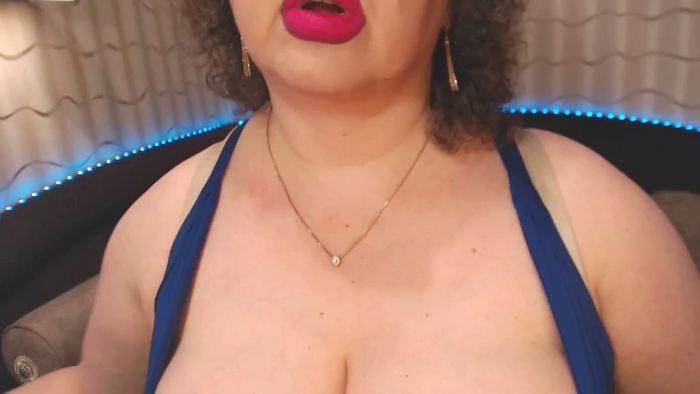 CurvyKatty40DD