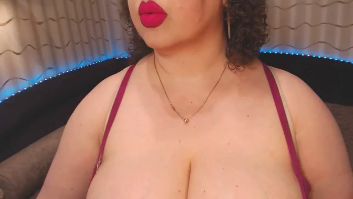 CurvyKatty40DD