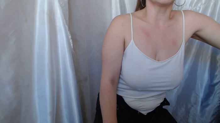 BettyGirlKiss