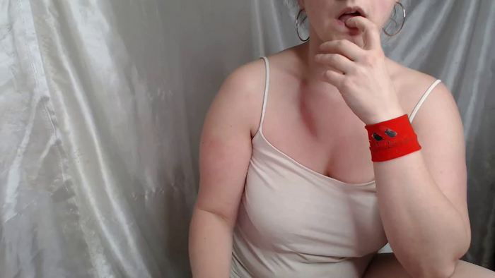 BettyGirlKiss