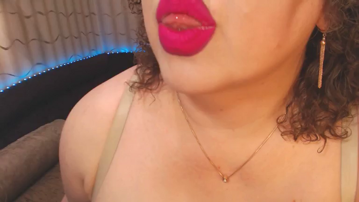CurvyKatty40DD