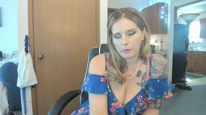 Hottyhousewife18