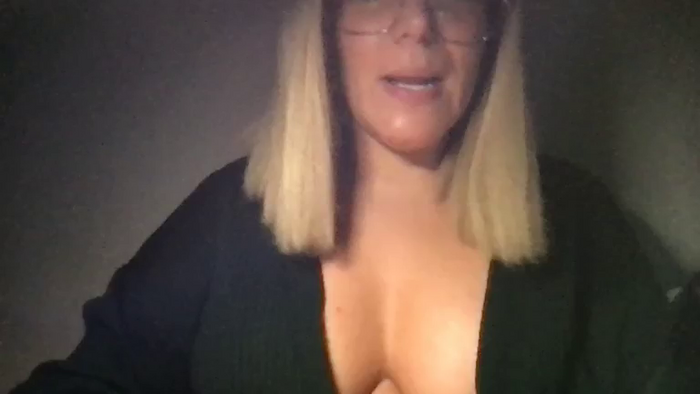 MistressLouUK