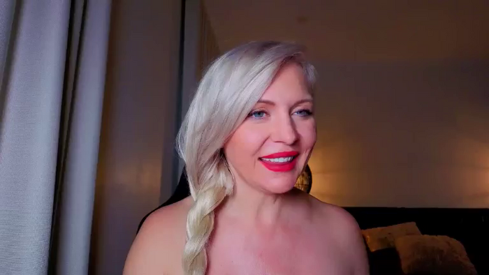MsLindsayDevis