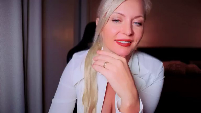 MsLindsayDevis