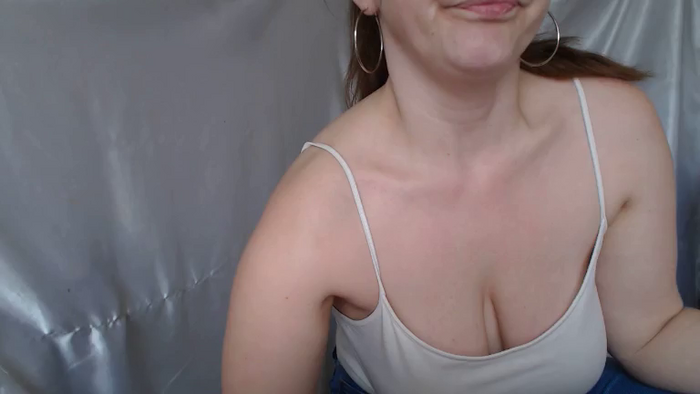 BettyGirlKiss