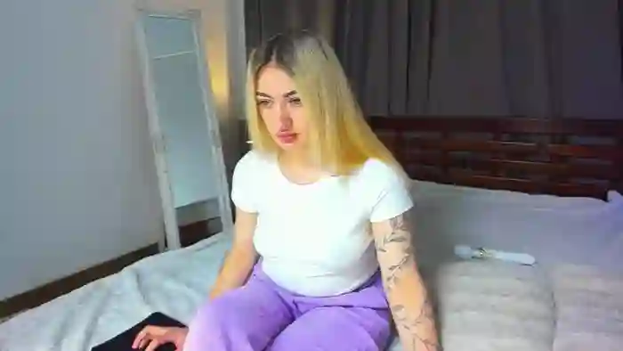2025/05/05/streamate-mikkishows-12-29-14