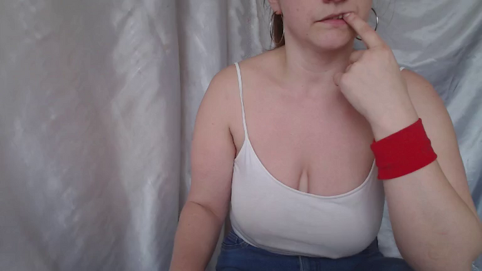 BettyGirlKiss
