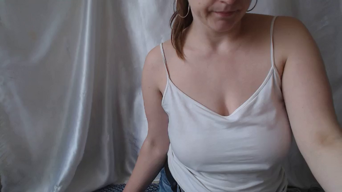 BettyGirlKiss