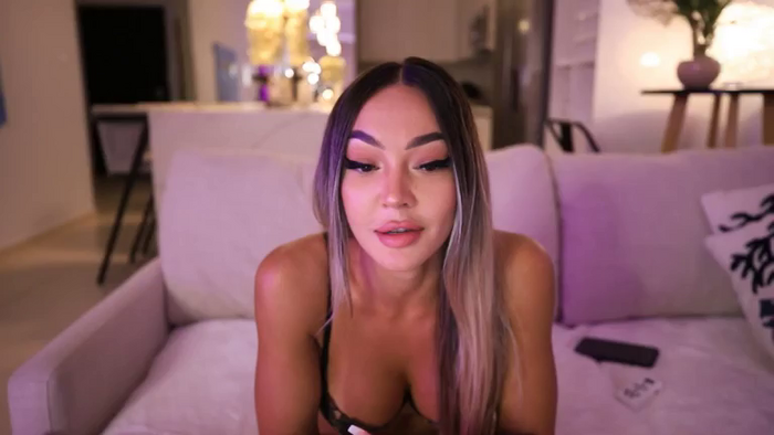 Carminahott93
