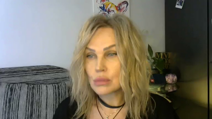 Evie_Paige