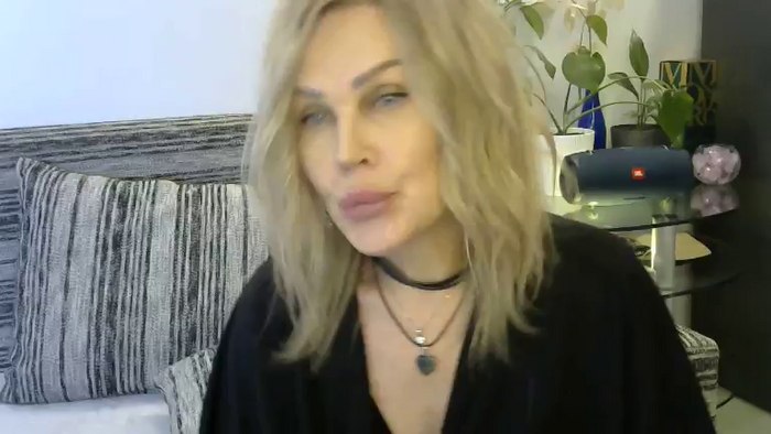 Evie_Paige