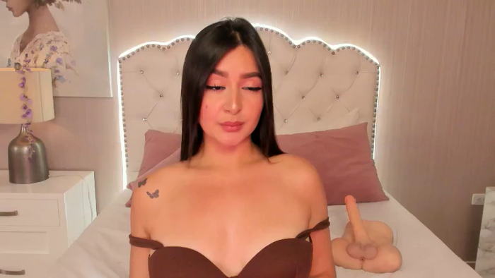 AnnieLeonii