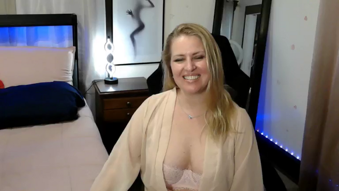 HollieJuice