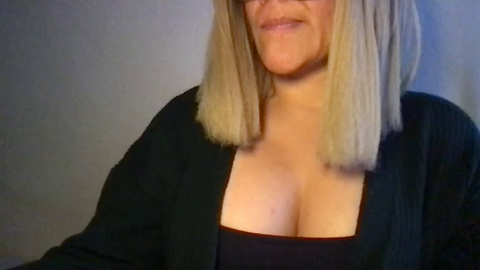 MistressLouUK