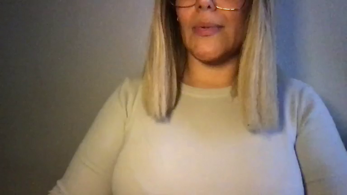 MistressLouUK
