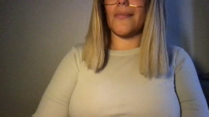 MistressLouUK