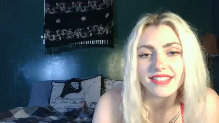 AlexMarieXOXO