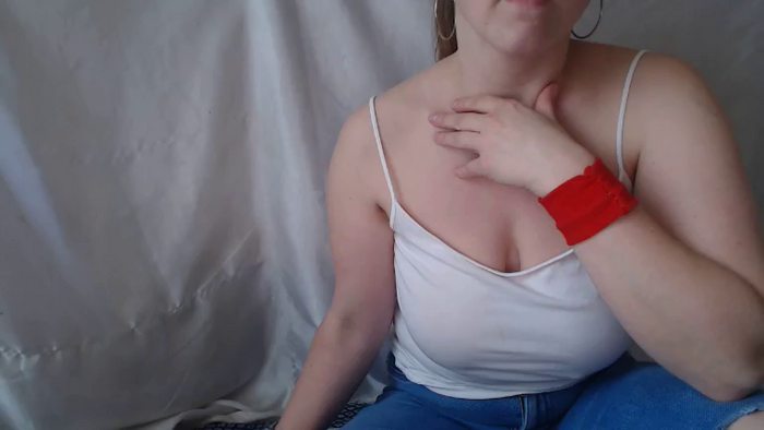 BettyGirlKiss