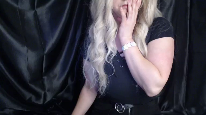 BettyGirlKiss