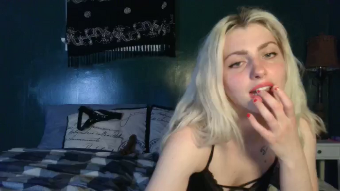 AlexMarieXOXO