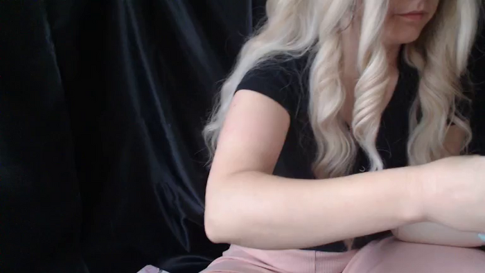BettyGirlKiss