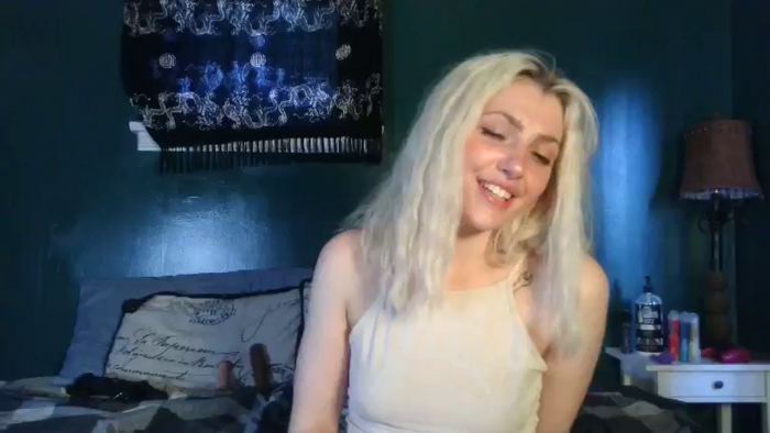AlexMarieXOXO