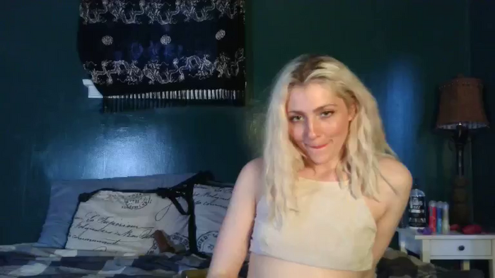AlexMarieXOXO