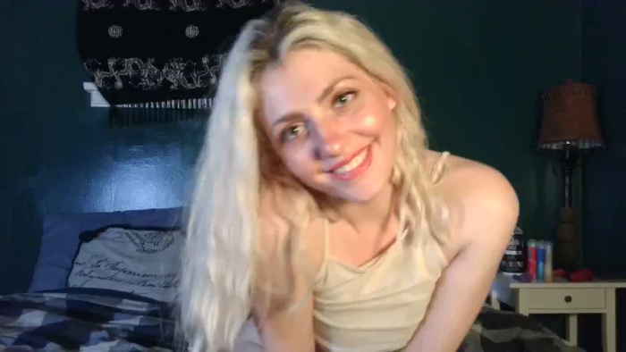AlexMarieXOXO