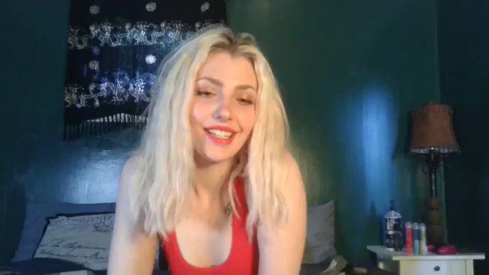 AlexMarieXOXO