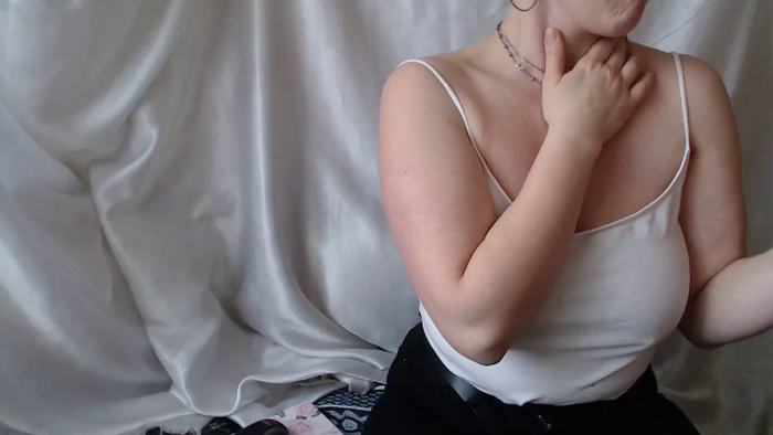 BettyGirlKiss
