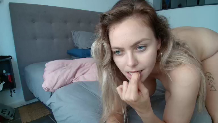 BlondeBeauty978