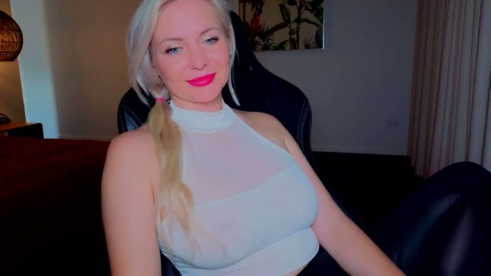 MsLindsayDevis