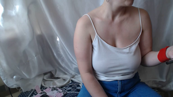 BettyGirlKiss