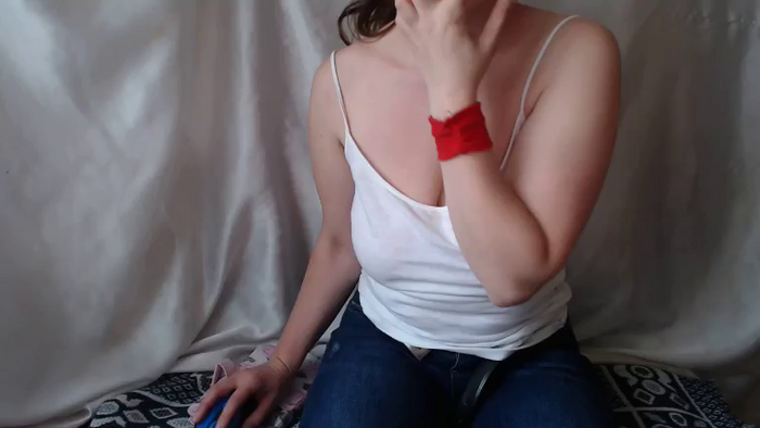 BettyGirlKiss
