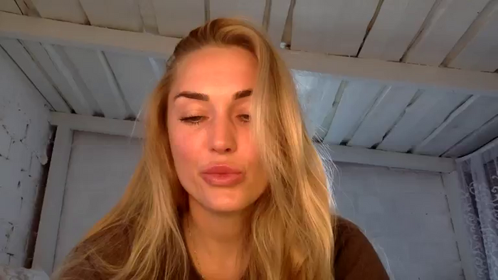 Tina_a