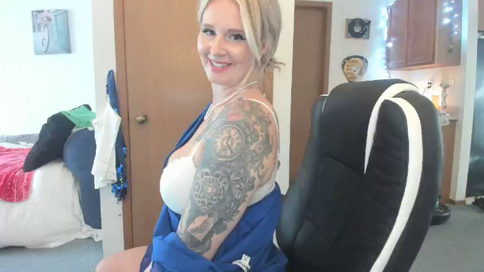 Hottyhousewife18
