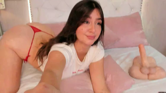 AnnieLeonii