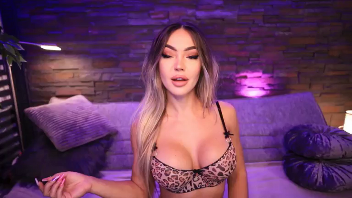 Carminahott93