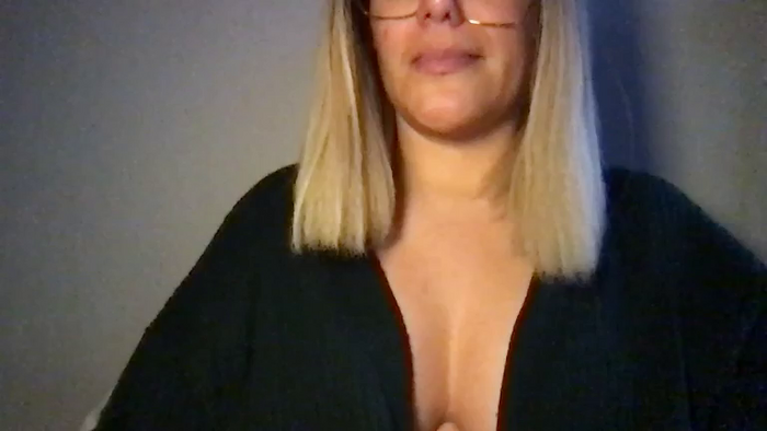 MistressLouUK