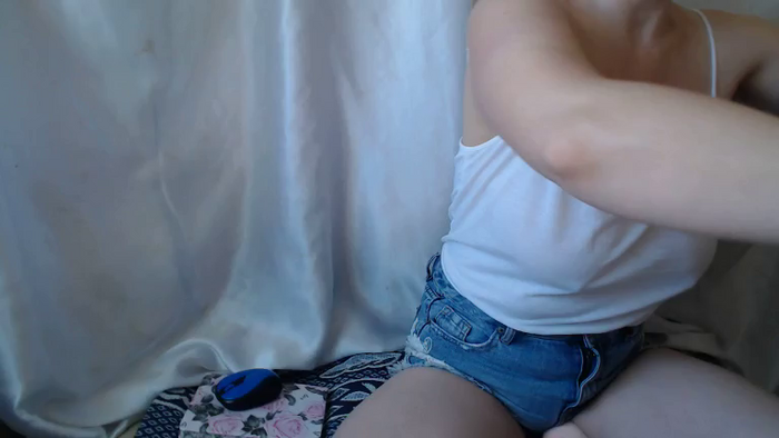 BettyGirlKiss