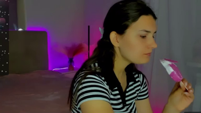 LauraLeee