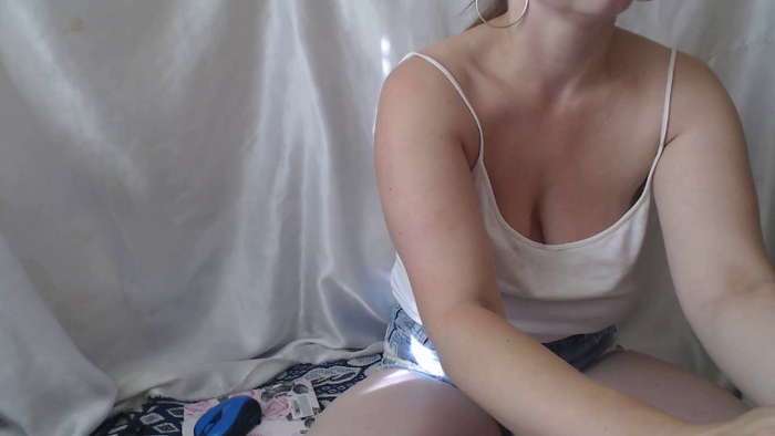 BettyGirlKiss